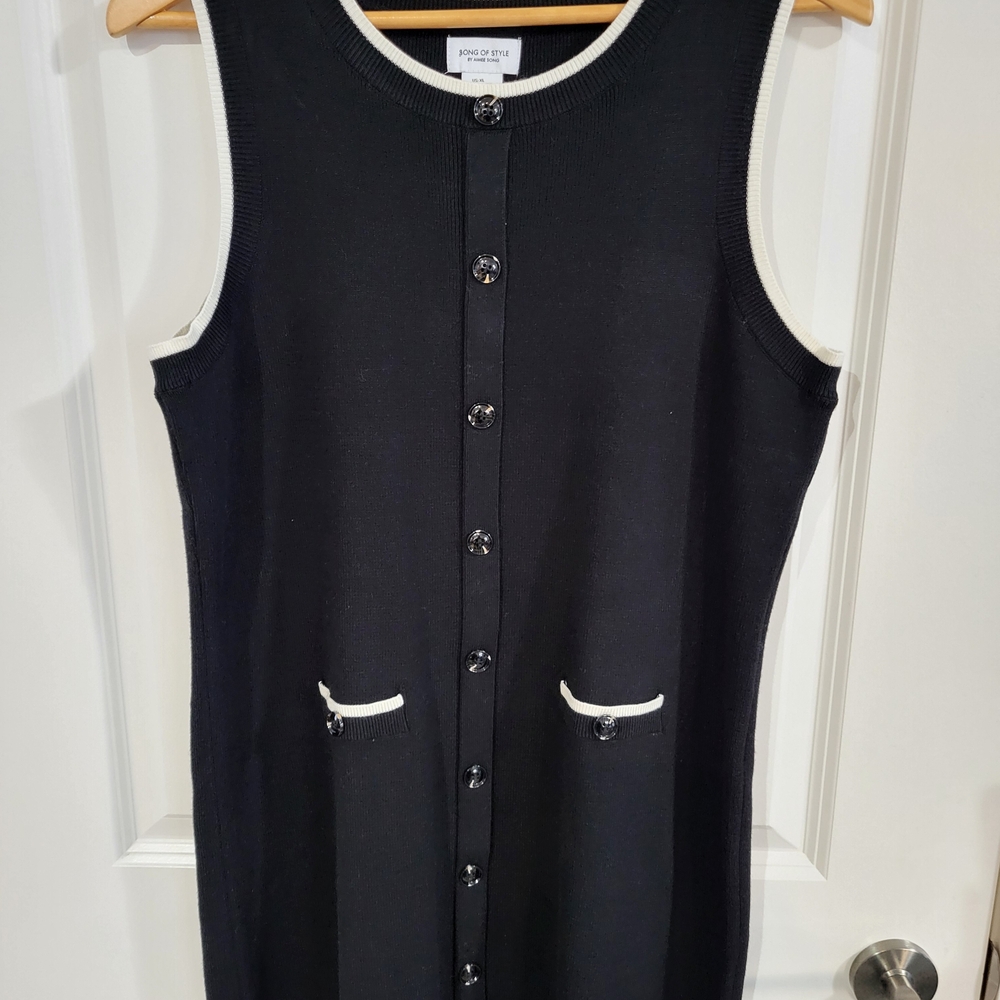 Black Sleeveless Button-Down Dress